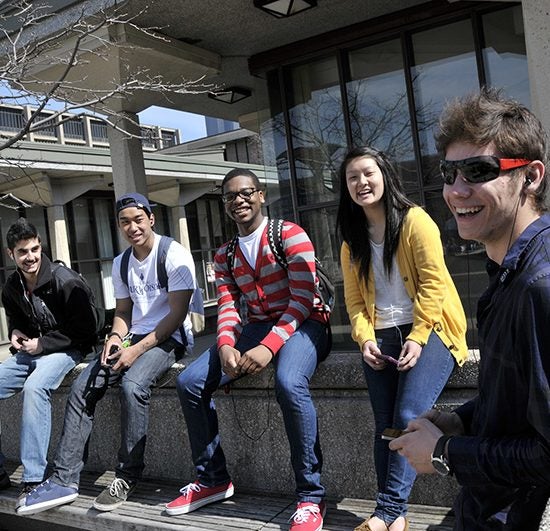 UIC students in a group on the quad